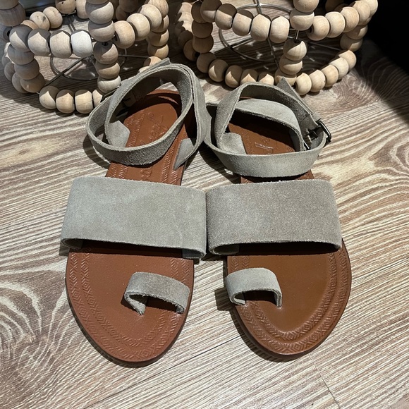 🌼Free People Sandal, Size 7 1/2 (NWOB) Torrence Suede Sandal - Picture 15 of 16
